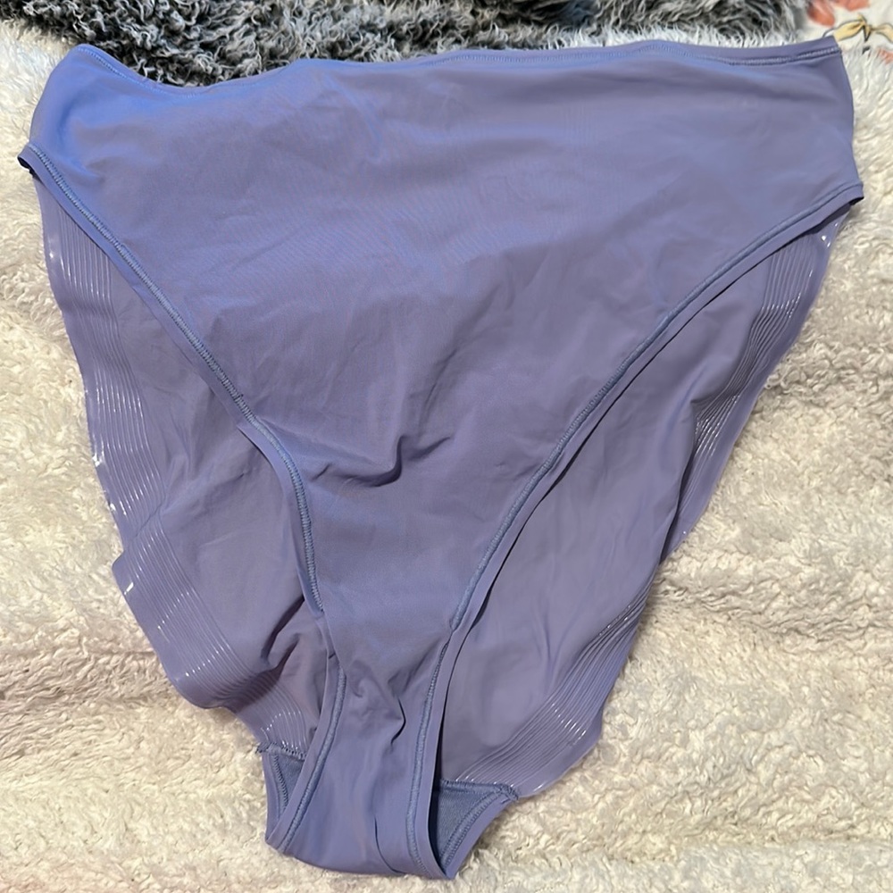 Skims high waisted/leg panties in light blue